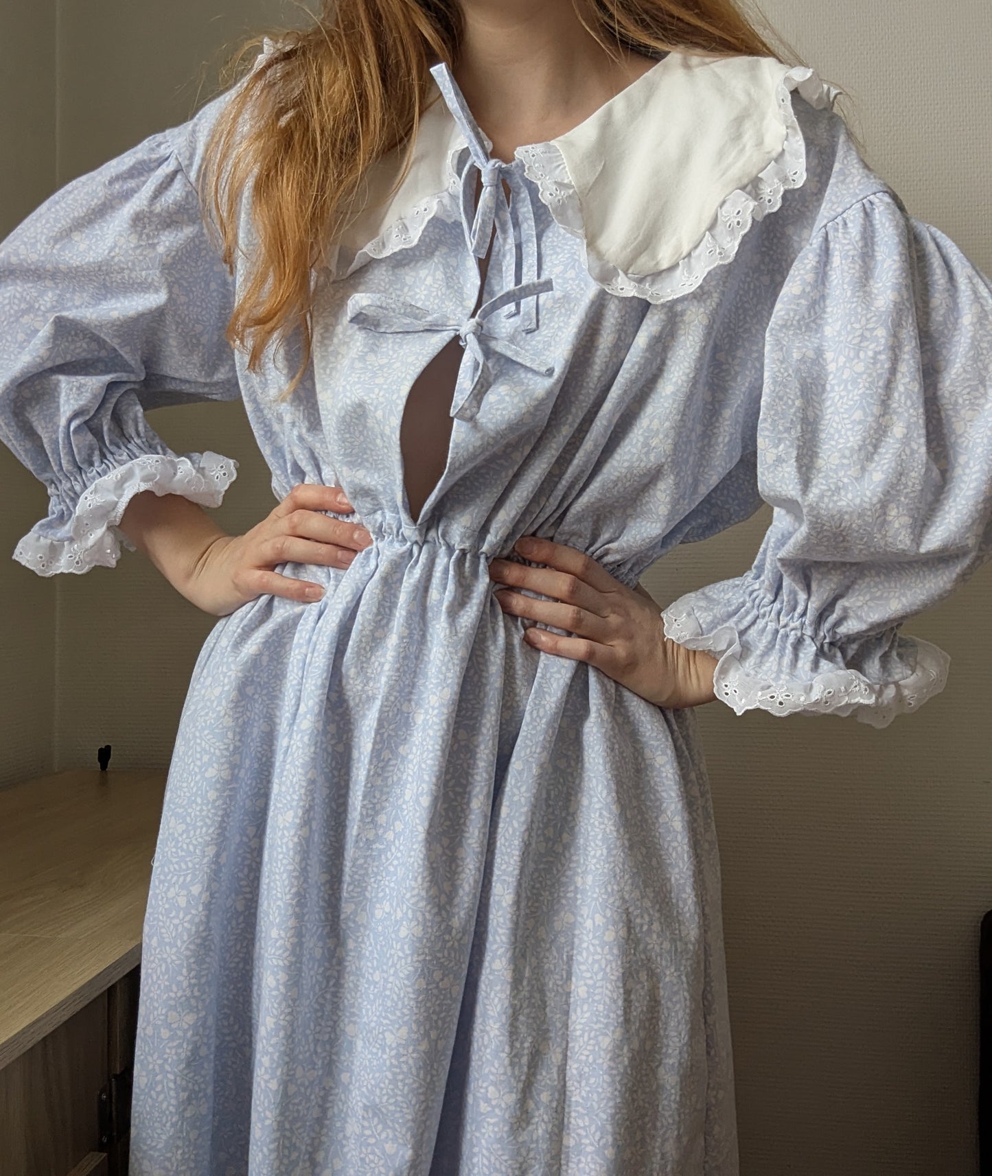 Sur commande - Robe à col claudine