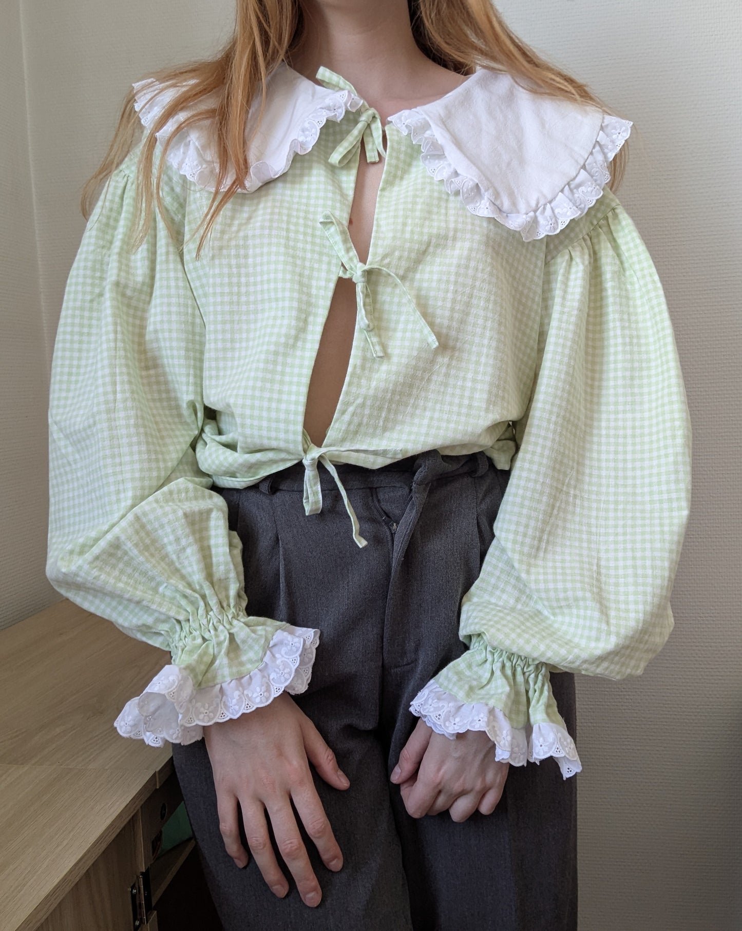 Sur commande - Blouse à col claudine
