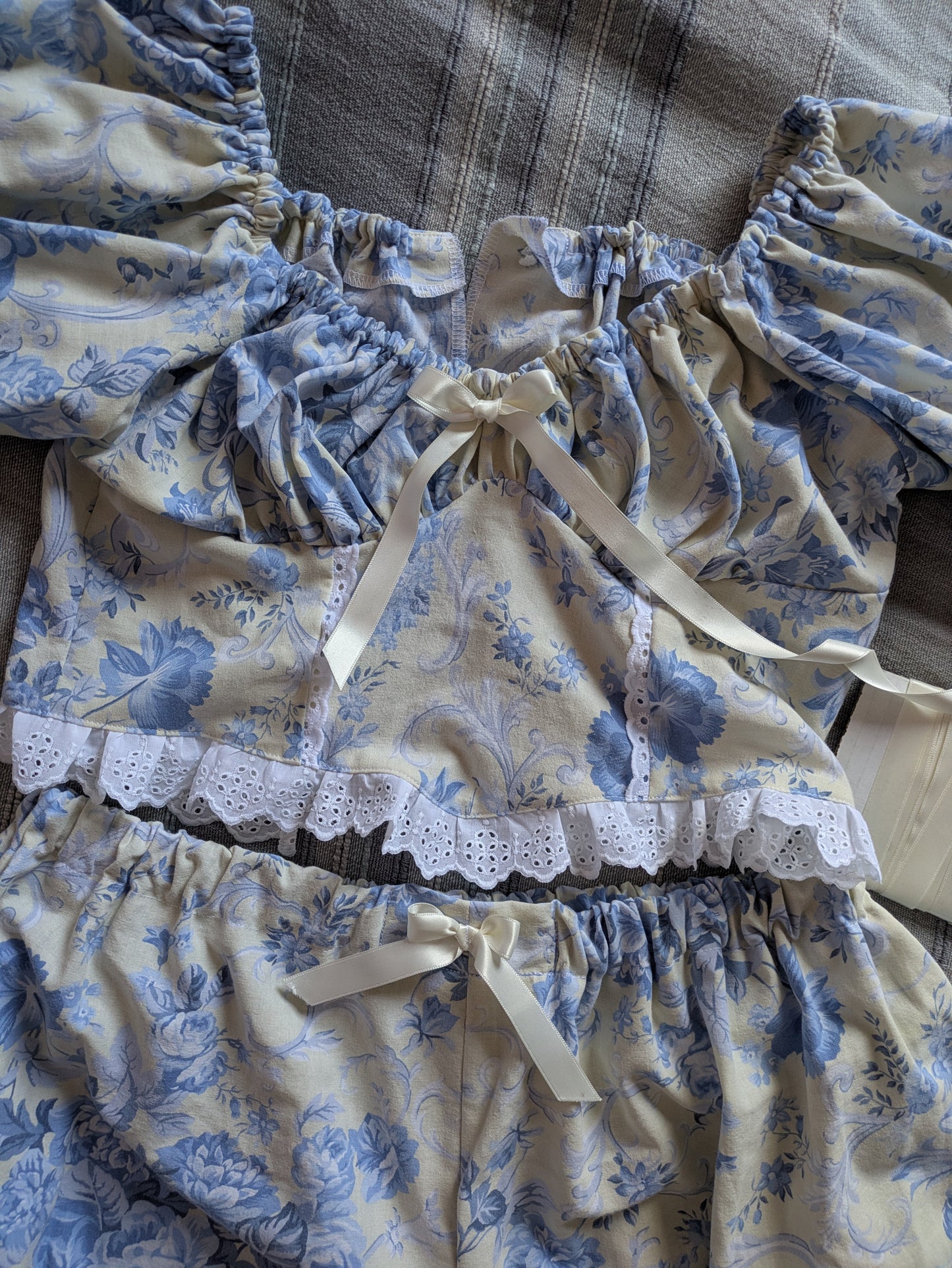 Sur commande - Corsage Coquette manches courtes